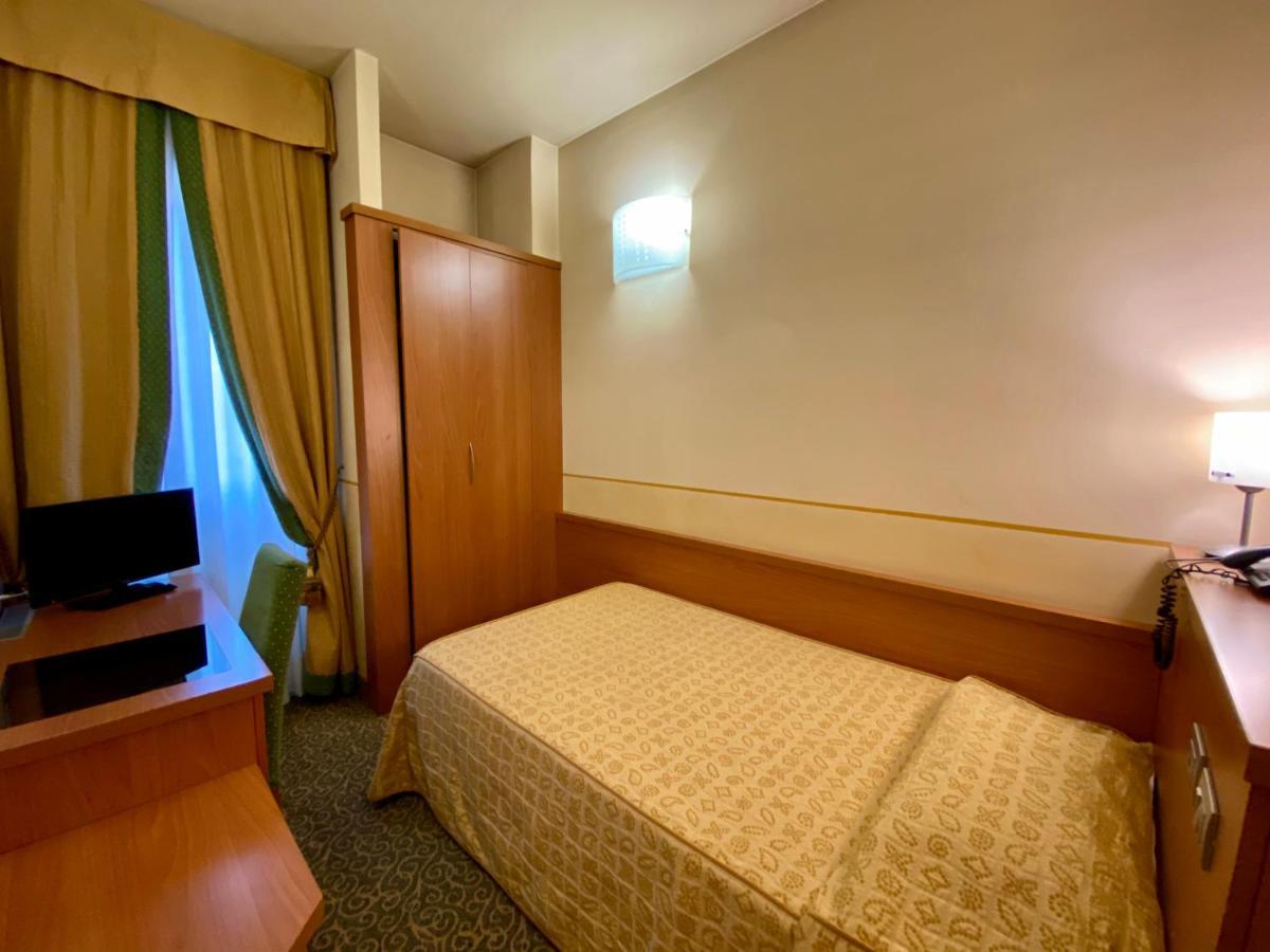 Hotel Kristall Corsico Ngoại thất bức ảnh