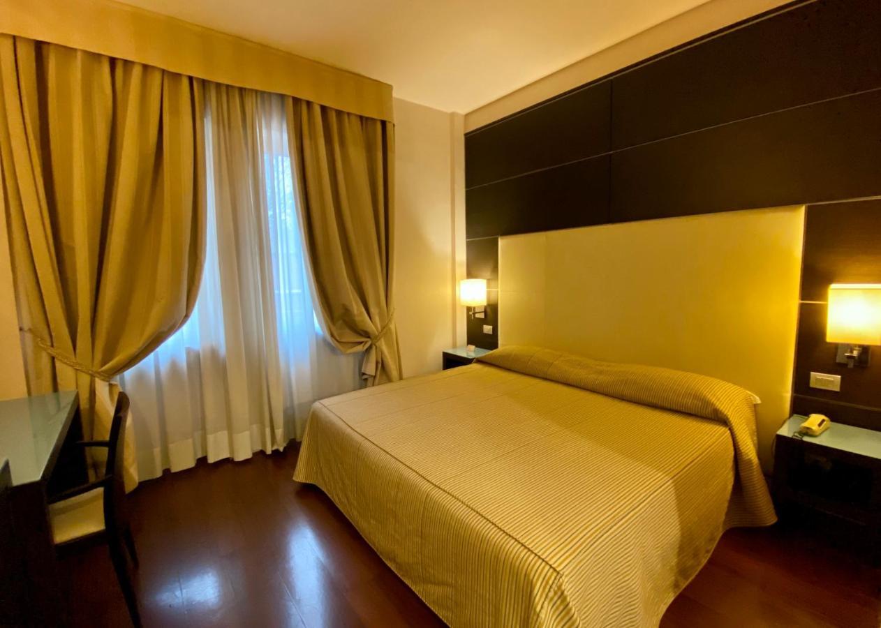 Hotel Kristall Corsico Ngoại thất bức ảnh