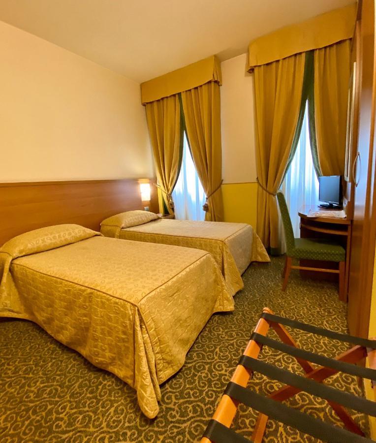 Hotel Kristall Corsico Ngoại thất bức ảnh