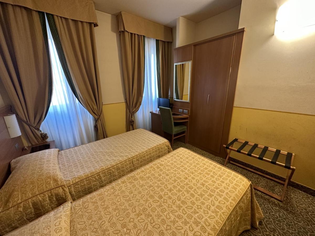Hotel Kristall Corsico Ngoại thất bức ảnh