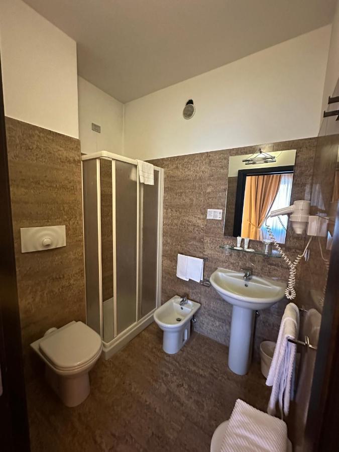 Hotel Kristall Corsico Ngoại thất bức ảnh