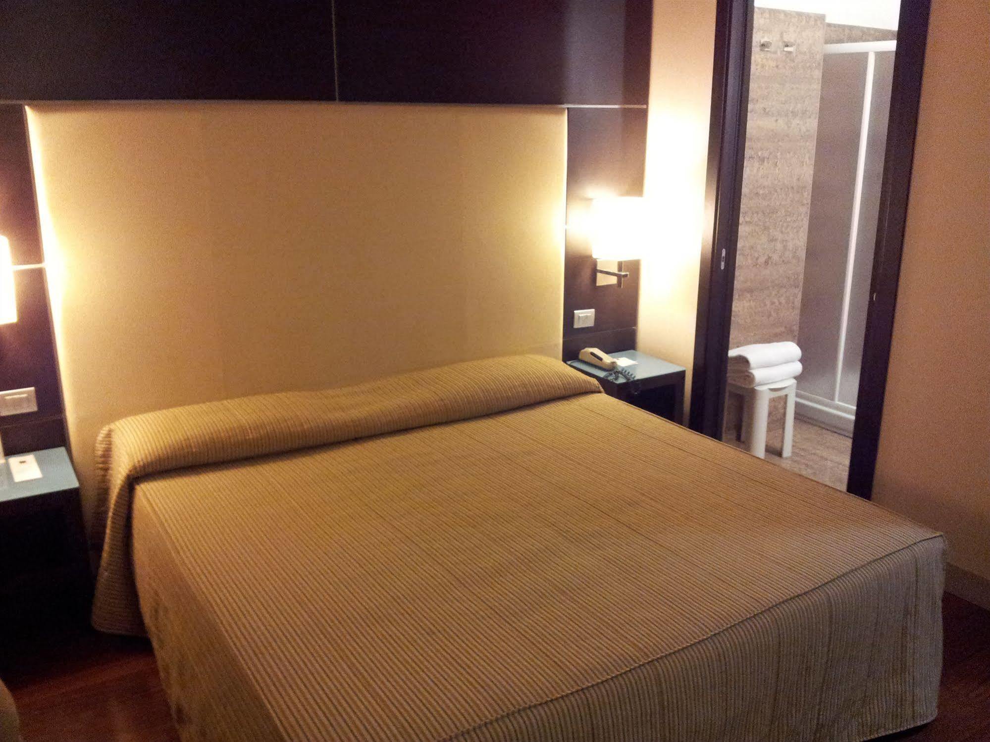 Hotel Kristall Corsico Ngoại thất bức ảnh